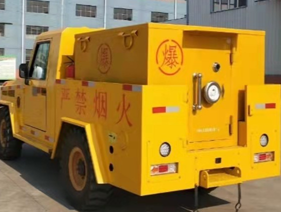 蔡甸凯龙爆破器材运输车：保障爆破任务的安全运行